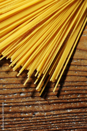 uncooked spaghetti noodles