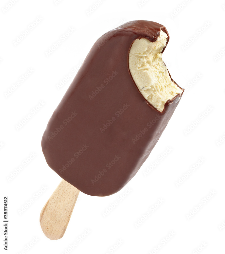 Obraz premium Ice cream covered with chocolate