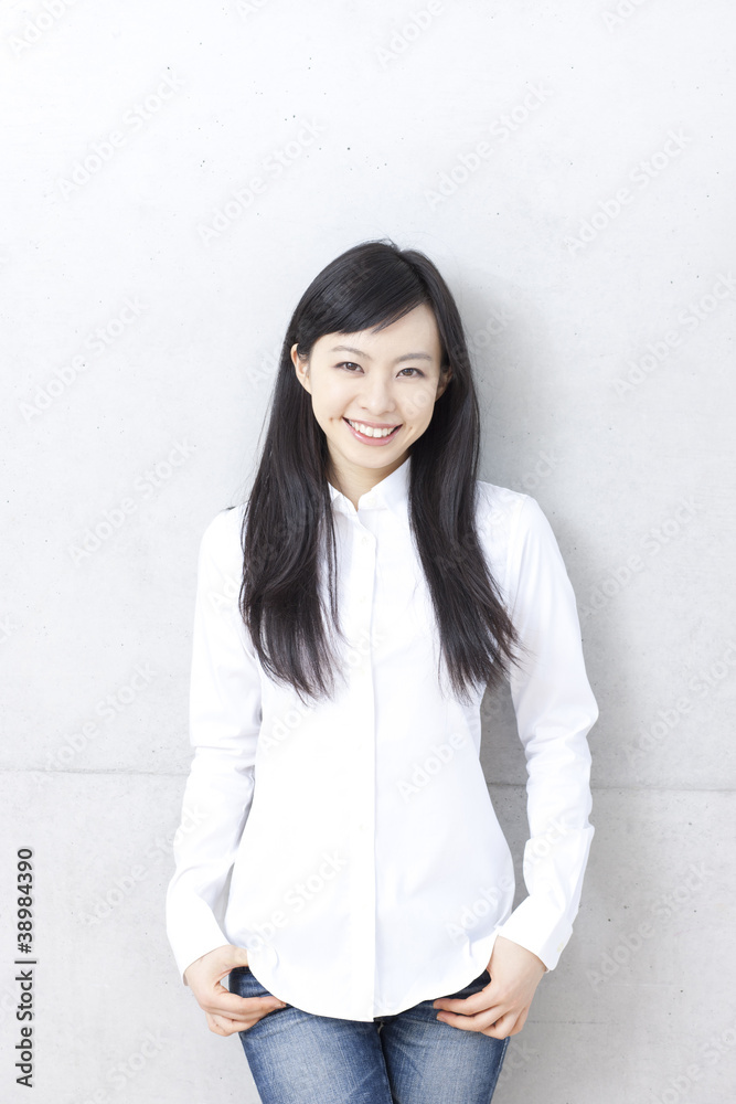 笑顔の女性 笑顔の女性