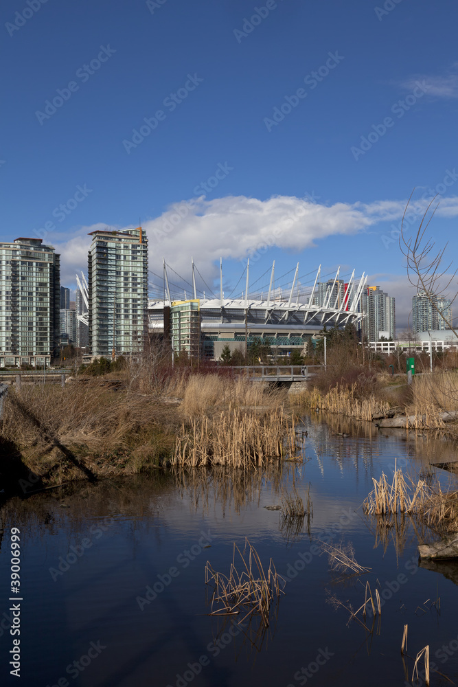 Fototapeta premium Southeast False Creek Olympic Village Shoreline Park