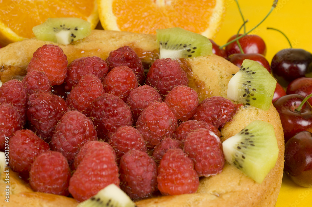 Soft cake with raspberries Soft cake with raspberries