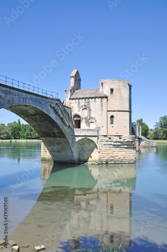 die berühmte Brücke von Avignon in der Provence
