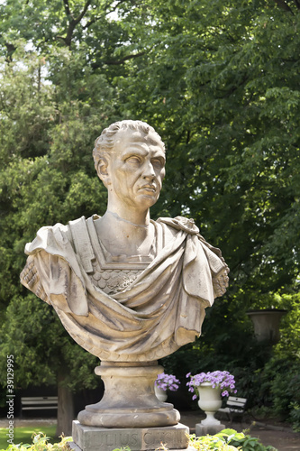 Obraz na płótnie Bust of antique Emperor Julius Ceasar w salonie