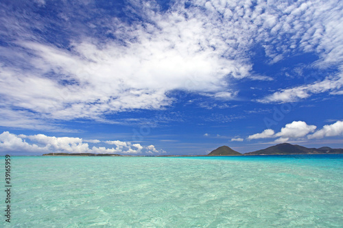 伊平屋島から見た夏の風景