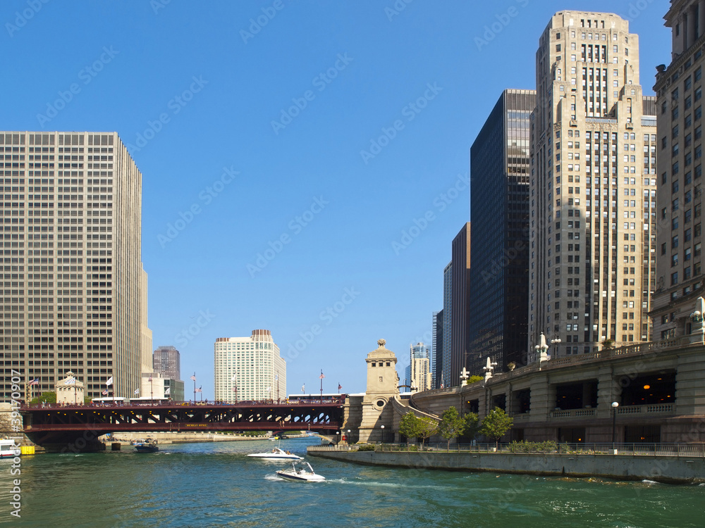 Chicago River under the Michigan Avenue Bridge Chicago River under the Michigan Avenue Bridge