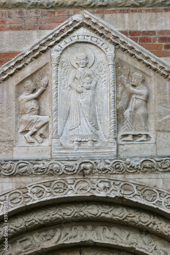 Pavia, basilica di San Michele, dettaglio