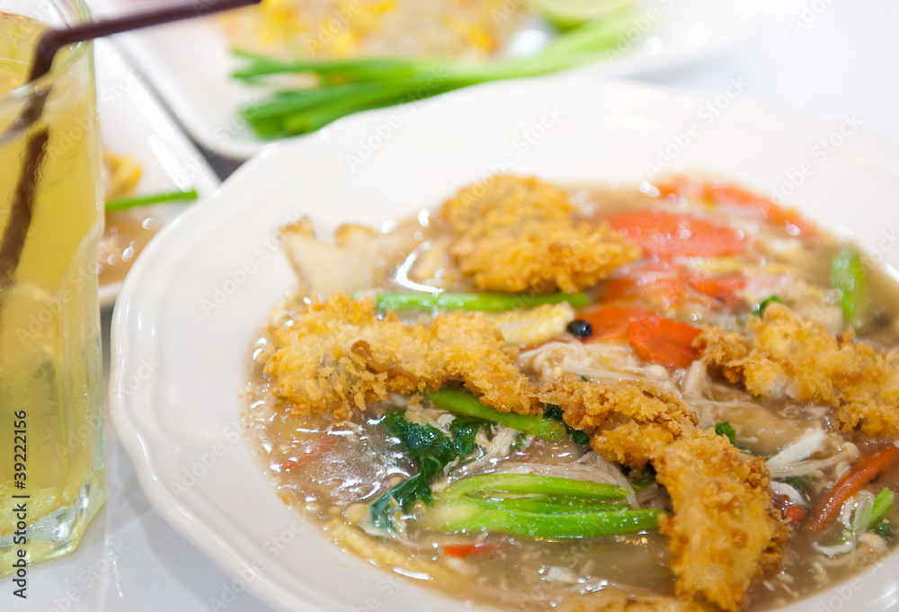 Rat-na, Soup Golden mushroom and fried chicken Rat-na, Soup Golden mushroom and fried chicken