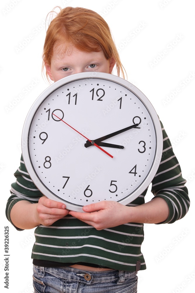 Rothaariges Mädchen mit großer Uhr Rothaariges Mädchen mit großer Uhr