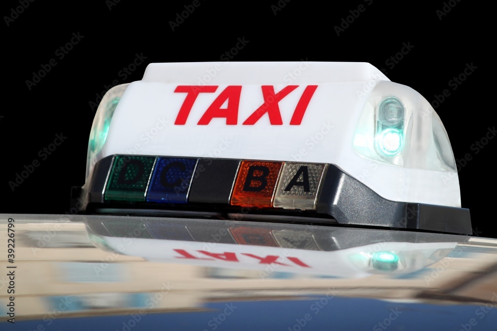 Obraz premium Signal lumineux d'un taxi en service