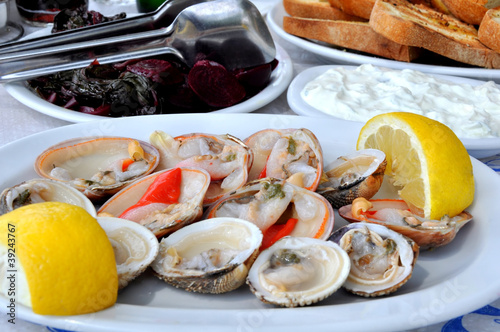 Smooth clams & cockles platter