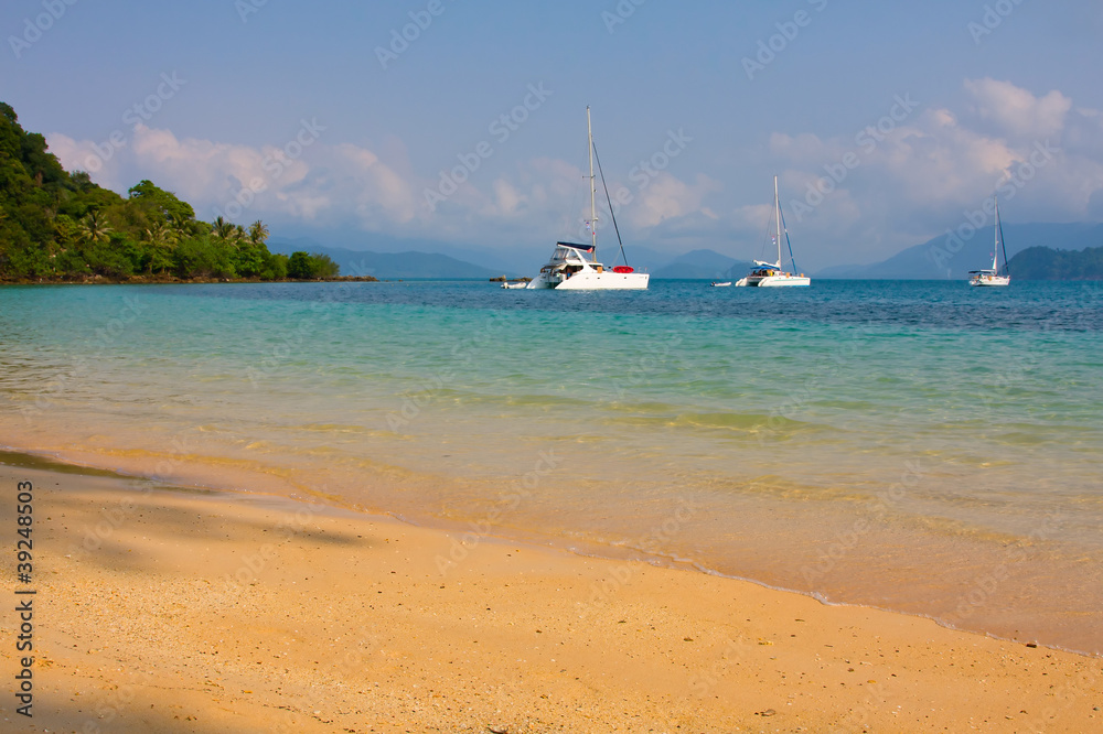 Obraz premium Beautiful tropical beach