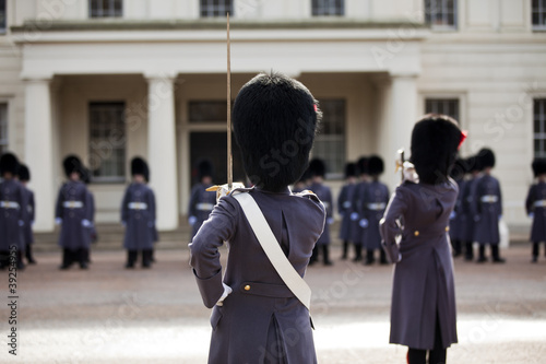 Tableau sur toile Grenadier guards wearing winter greatcoat