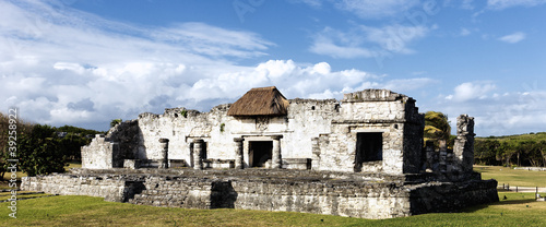 Canvas Print ruins of frescoes, tulum