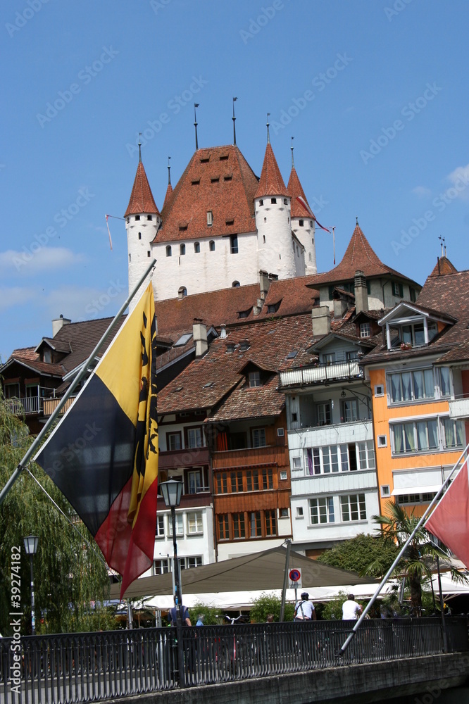 Obraz premium Schloss über Thun, Schweiz