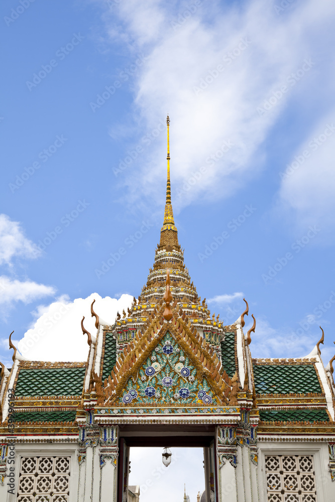 Fototapeta premium beautiful ceramic decoration door in wat phra kaew, thailand