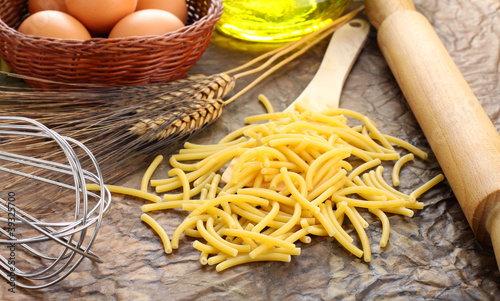Bucatini - Italian raw pasta