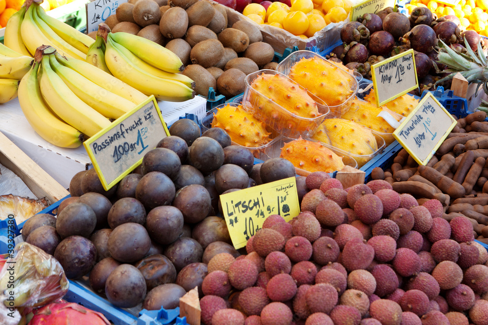Markt, Stand mit frischem Obst