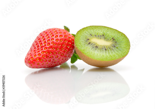 kiwi and strawberry close-up