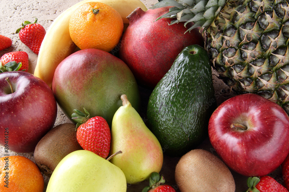 frutta mista mele fragole ananas frutta mista mele fragole ananas