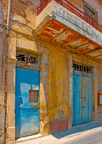 Old closed store in Limassol in Cyprus © imagIN photography