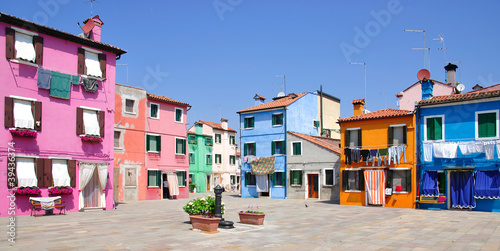 Obraz na plátně Mittagszeit auf  Burano in der Lagune von Venedig