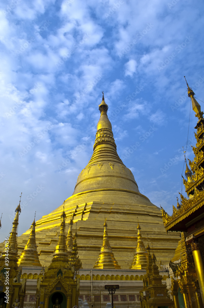 Fototapeta premium Shwedagon Pagoda, Yangon Myanmar
