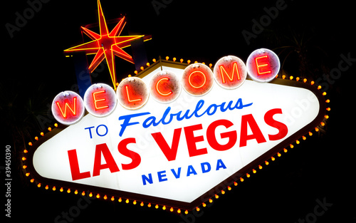 Las Vegas Sign a night © Michael Flippo