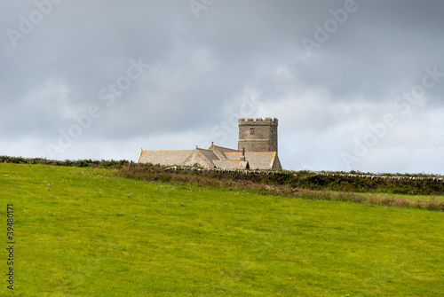 castello tra prato e cielo a Tintagel in Cornovaglia