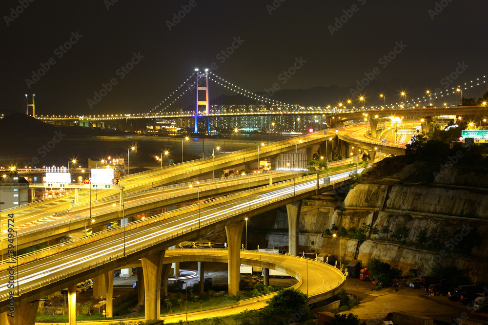 Fototapeta premium freeway and bridge at night