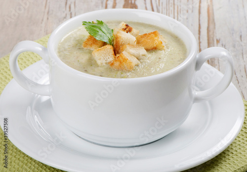 Creamy soup with croutons