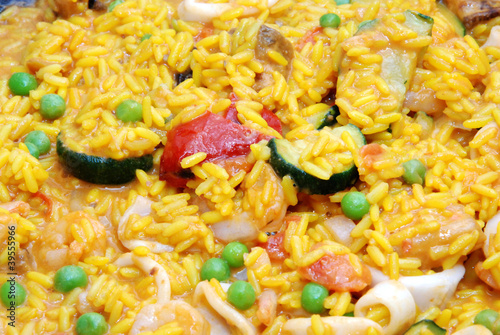 paella di pesce e verdure
