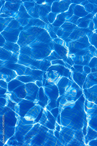 Agua azul transparente, piscina