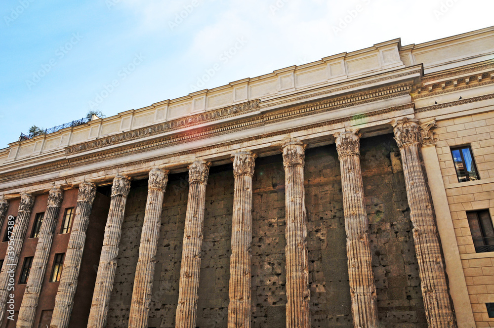 Tempio di Adriano e piazza di Pietra - Roma