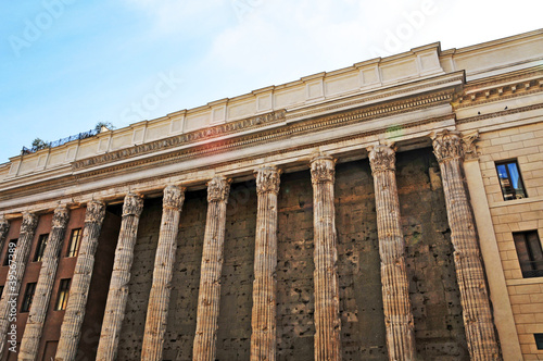 Tempio di Adriano e piazza di Pietra - Roma