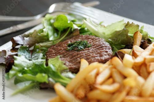 Canvas Print steack haché frites  salade 4