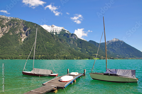 Blick von Pertisau auf den beliebten Achensee in Tirol © travelpeter