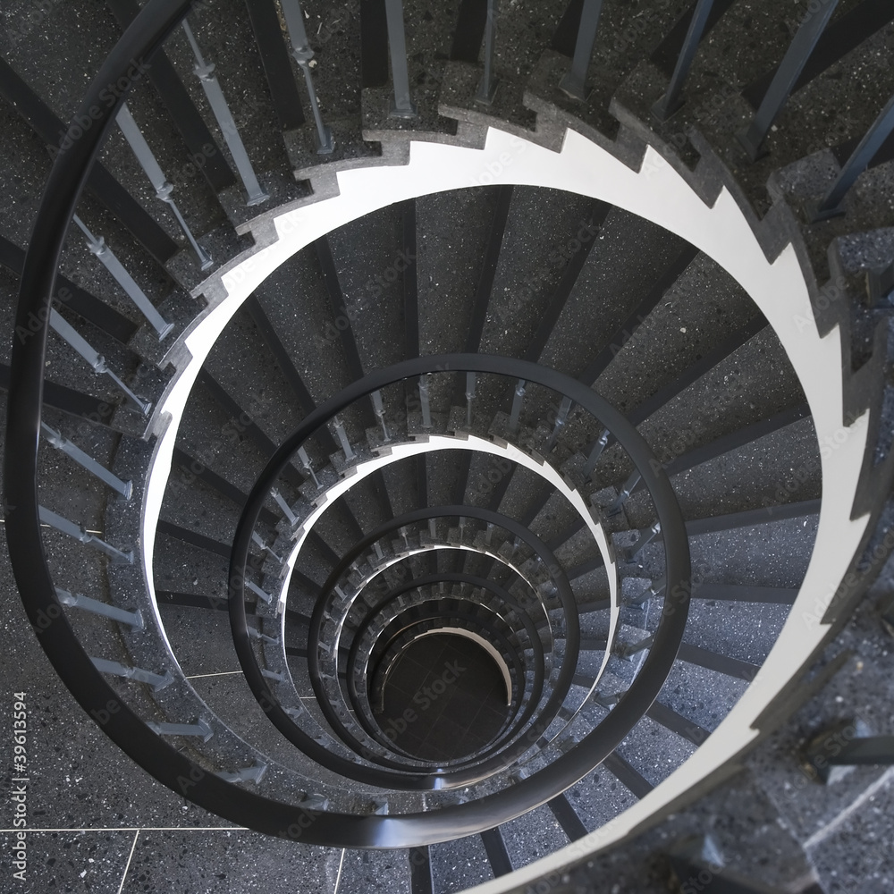 Fototapeta premium Spiralna drabina w biurowcu