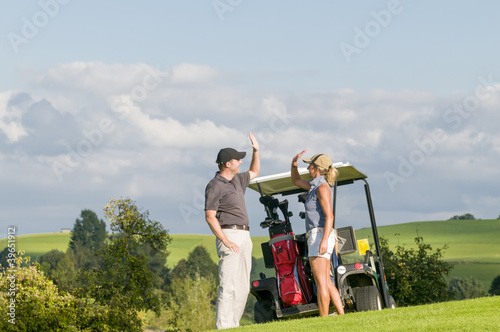 gemeinsam freuen beim Golf