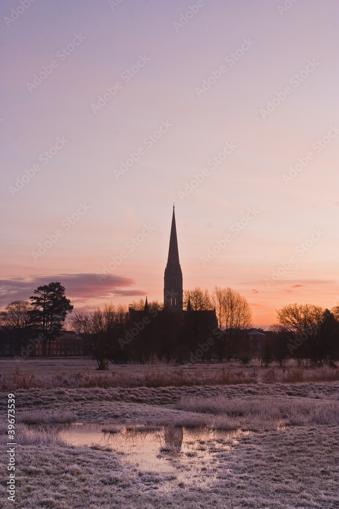 Fototapeta premium Salisbury cathedral on a winter morning