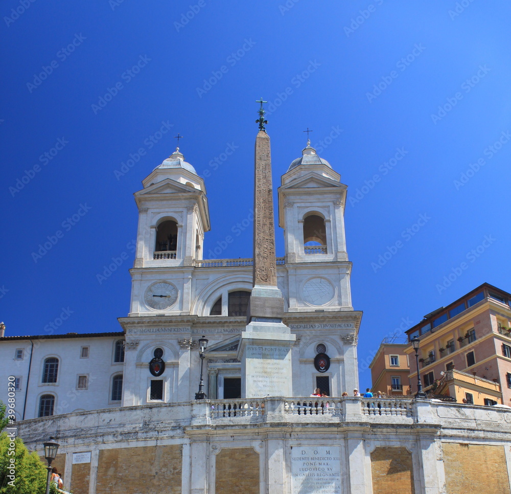 Eglise de la Trinité-des-Monts à Rome - Italie.