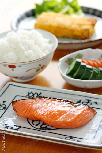 typical japanese breakfast image