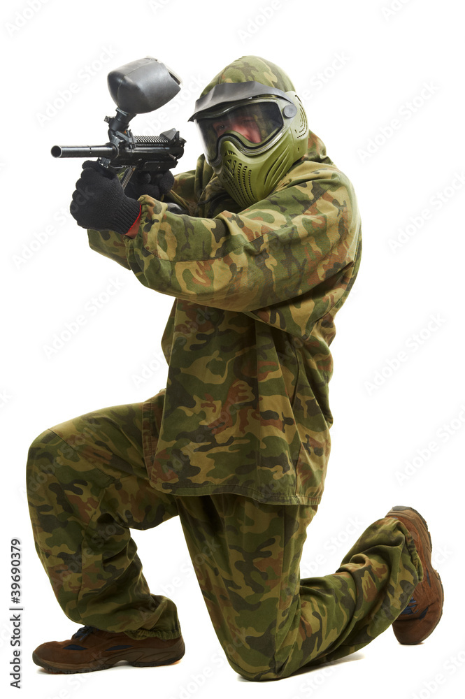 Fototapeta premium Aiming paintball player