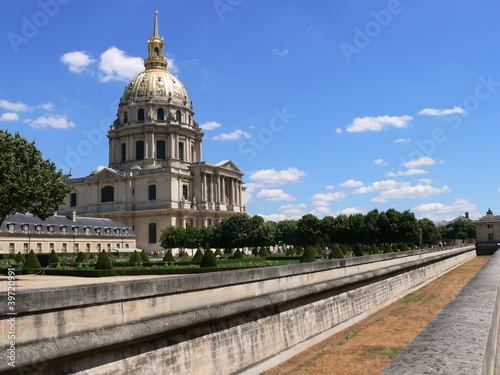 Invalids in Paris, gardens and fosse