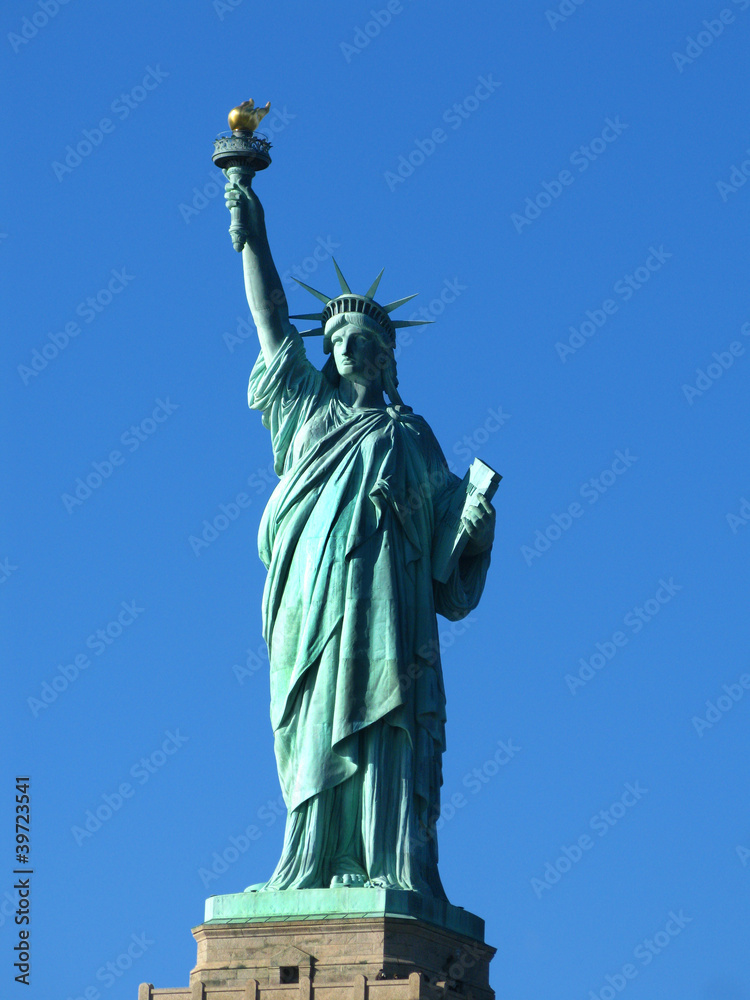 Fototapeta premium New York: The Statue of Liberty, an American symbol. USA