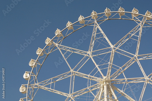 quarter-view-of-giant-ferris-wheel