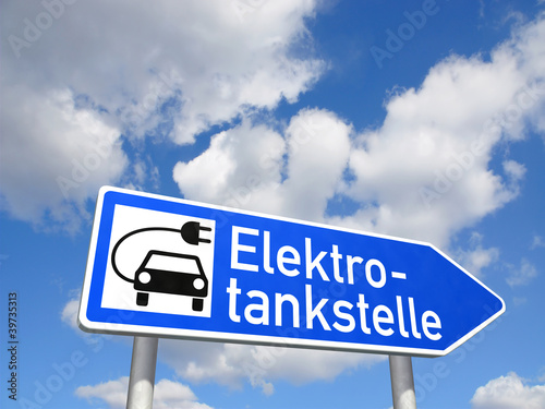 Wegweiser Elektrotankstelle photo