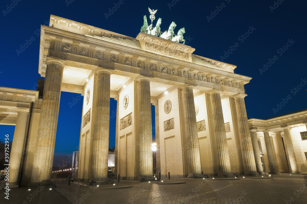 Fototapeta premium The Brandenburger Tor at Berlin, Germany