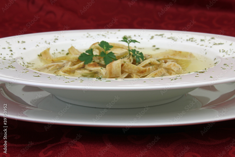 hausgemachte Frittatensuppe