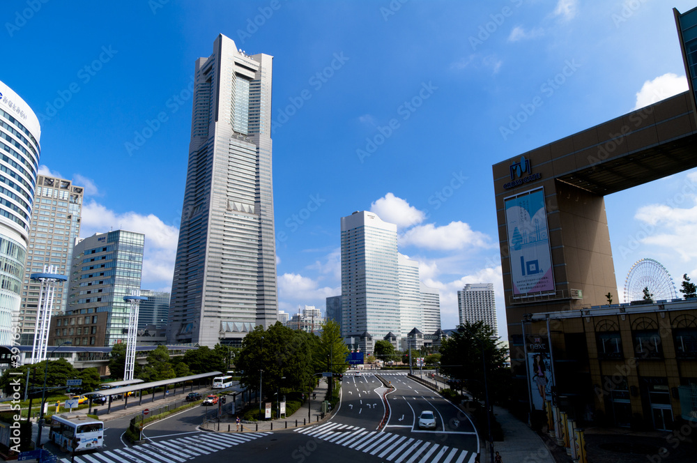 Naklejka premium 横浜みなとみらい２１桜木町駅前