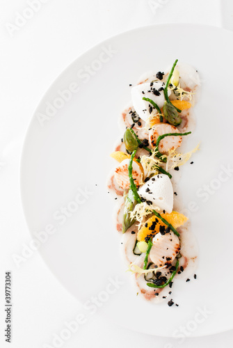 loup de mer carpaccio | jakobsmuschel | passe pierre | orange